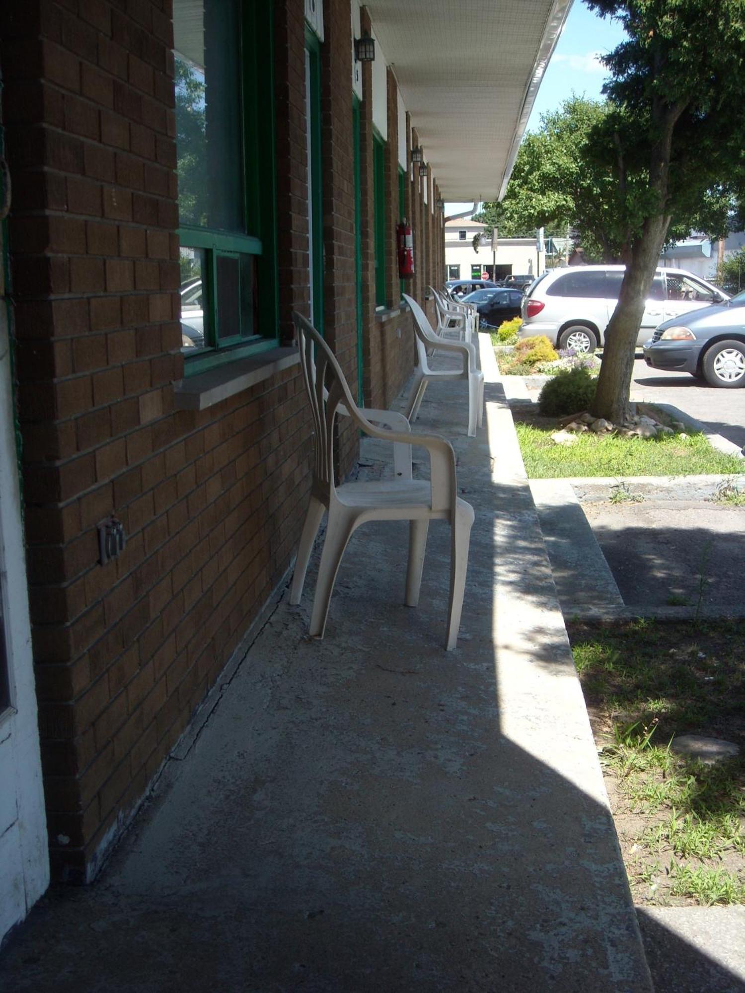 Motel Montreal Notre-Dame-de-l'Ile-Perrot エクステリア 写真