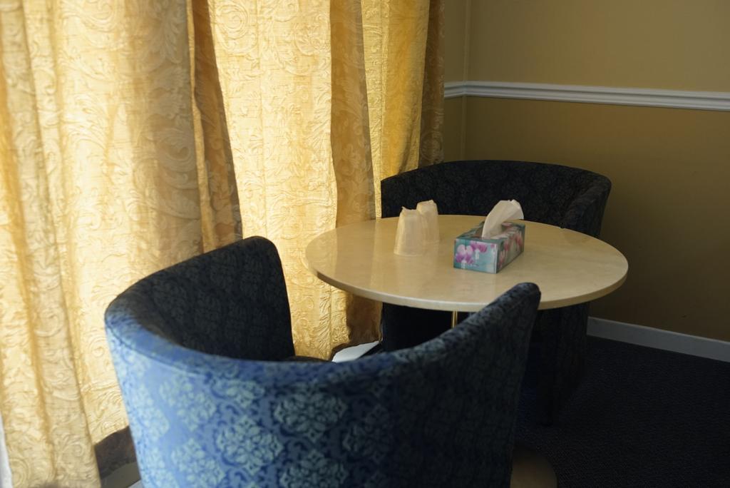 Motel Montreal Notre-Dame-de-l'Ile-Perrot エクステリア 写真