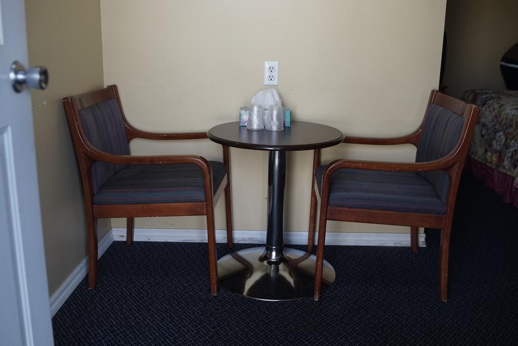 Motel Montreal Notre-Dame-de-l'Ile-Perrot エクステリア 写真