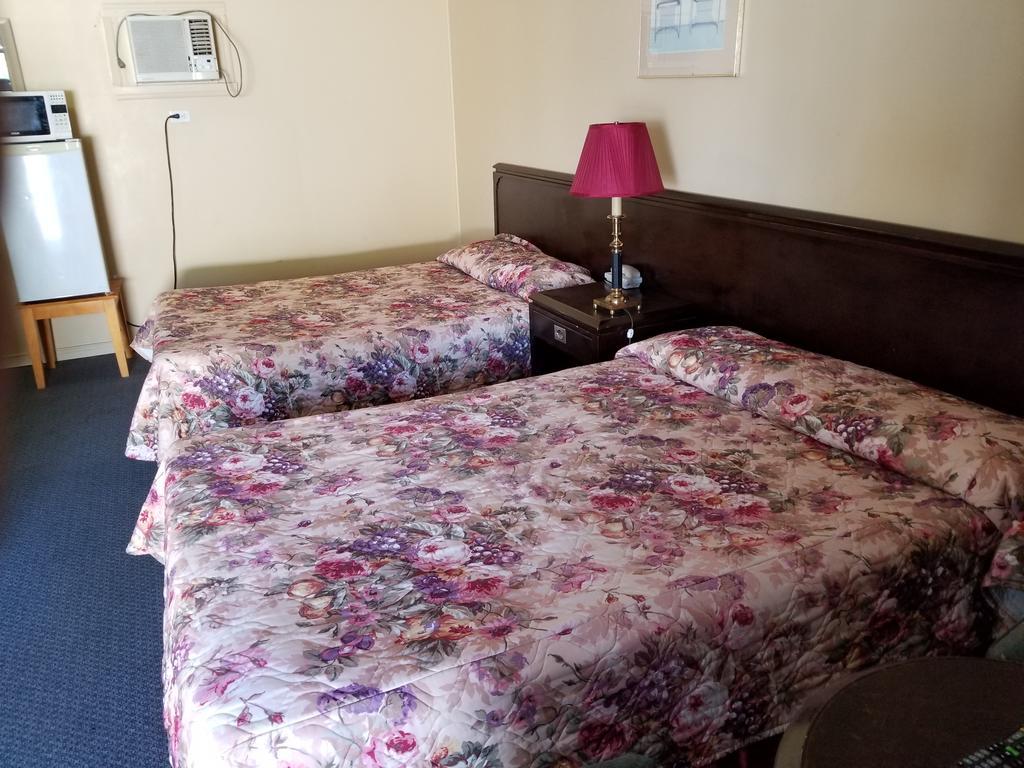 Motel Montreal Notre-Dame-de-l'Ile-Perrot エクステリア 写真