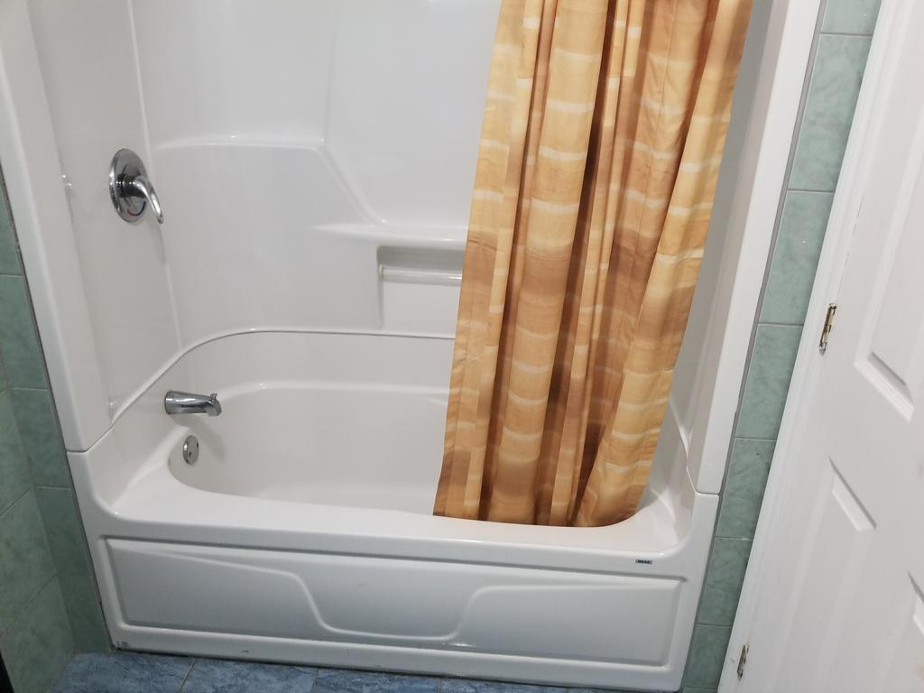 Motel Montreal Notre-Dame-de-l'Ile-Perrot エクステリア 写真