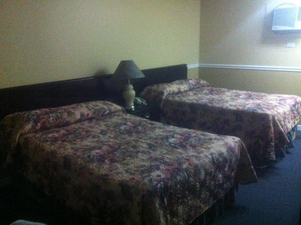 Motel Montreal Notre-Dame-de-l'Ile-Perrot エクステリア 写真